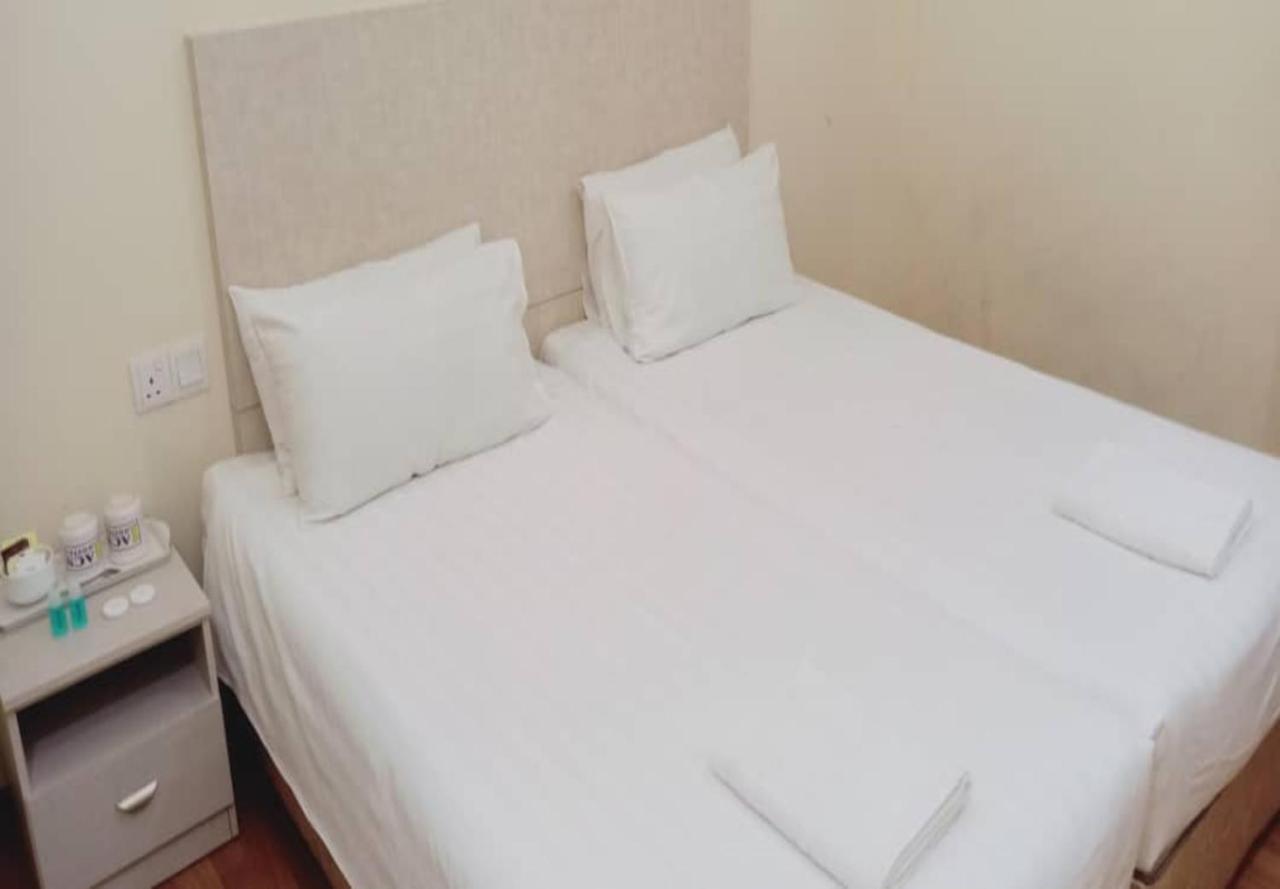1Acs Residence Кучинг Экстерьер фото