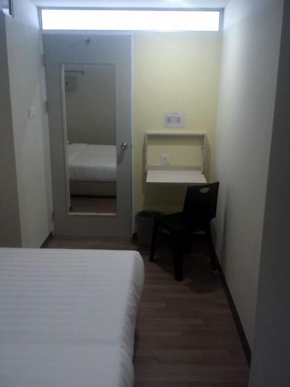 1Acs Residence Кучинг Экстерьер фото
