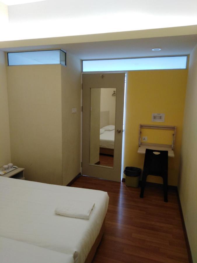 1Acs Residence Кучинг Экстерьер фото